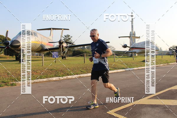 Achetez vos photos de l'vnementCORRIDA SANTOS DUMONT DCTA sur Fotop