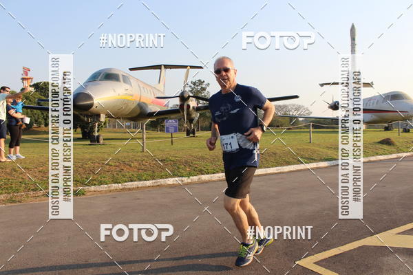 Achetez vos photos de l'vnementCORRIDA SANTOS DUMONT DCTA sur Fotop