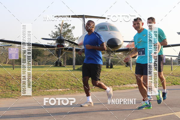 Achetez vos photos de l'vnementCORRIDA SANTOS DUMONT DCTA sur Fotop