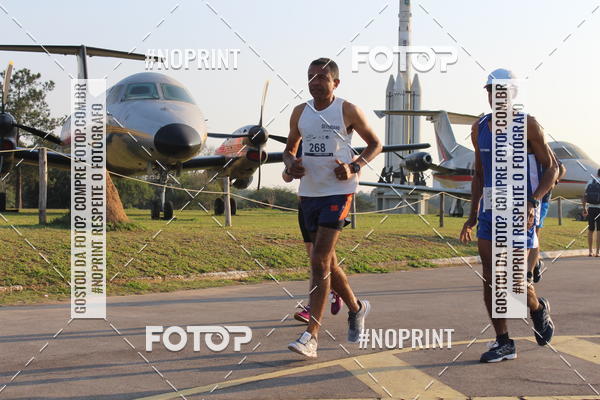 Achetez vos photos de l'vnementCORRIDA SANTOS DUMONT DCTA sur Fotop