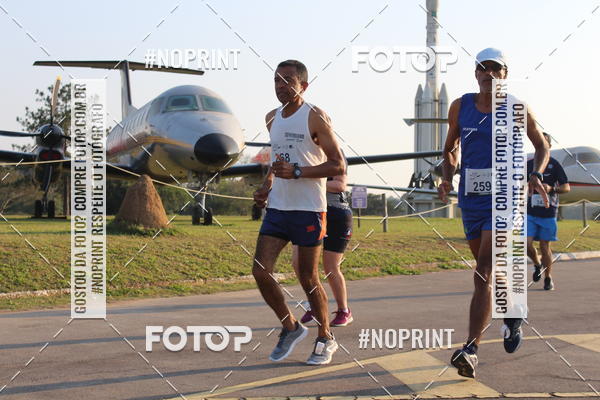 Achetez vos photos de l'vnementCORRIDA SANTOS DUMONT DCTA sur Fotop