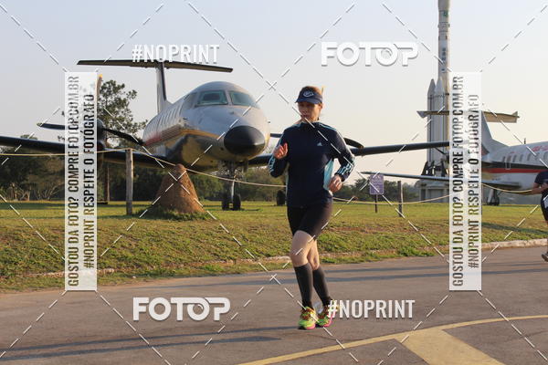 Achetez vos photos de l'vnementCORRIDA SANTOS DUMONT DCTA sur Fotop