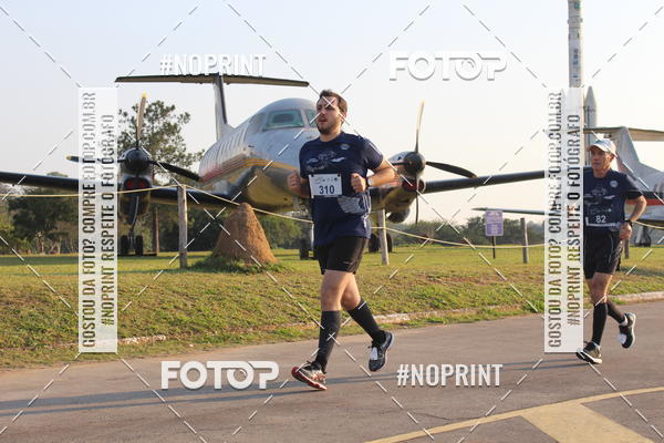 Achetez vos photos de l'vnementCORRIDA SANTOS DUMONT DCTA sur Fotop