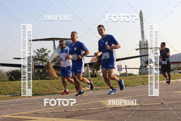 Achetez vos photos de l'vnementCORRIDA SANTOS DUMONT DCTA sur Fotop