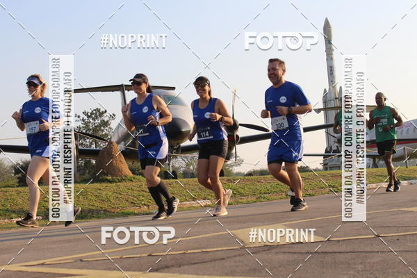 Achetez vos photos de l'vnementCORRIDA SANTOS DUMONT DCTA sur Fotop