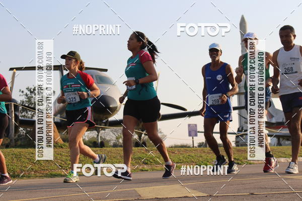 Achetez vos photos de l'vnementCORRIDA SANTOS DUMONT DCTA sur Fotop