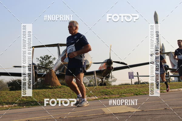 Achetez vos photos de l'vnementCORRIDA SANTOS DUMONT DCTA sur Fotop