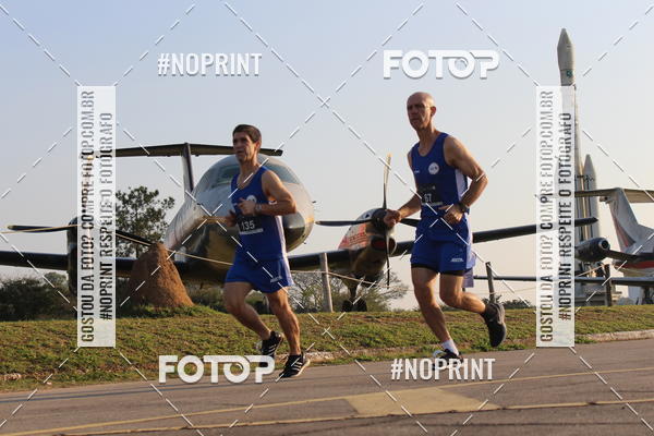 Achetez vos photos de l'vnementCORRIDA SANTOS DUMONT DCTA sur Fotop