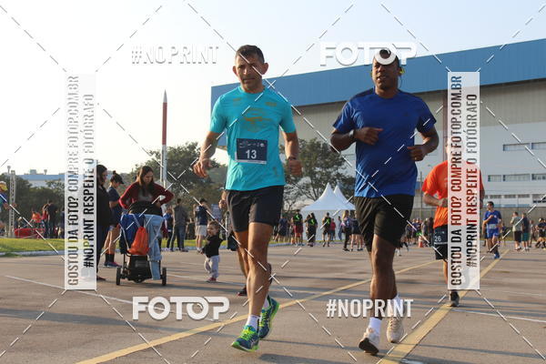 Achetez vos photos de l'vnementCORRIDA SANTOS DUMONT DCTA sur Fotop