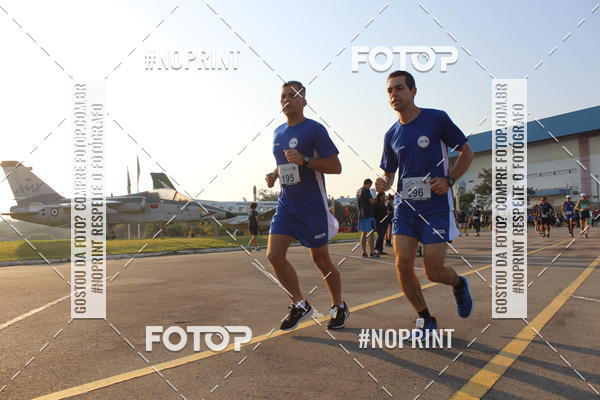 Achetez vos photos de l'vnementCORRIDA SANTOS DUMONT DCTA sur Fotop