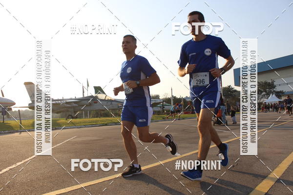 Achetez vos photos de l'vnementCORRIDA SANTOS DUMONT DCTA sur Fotop