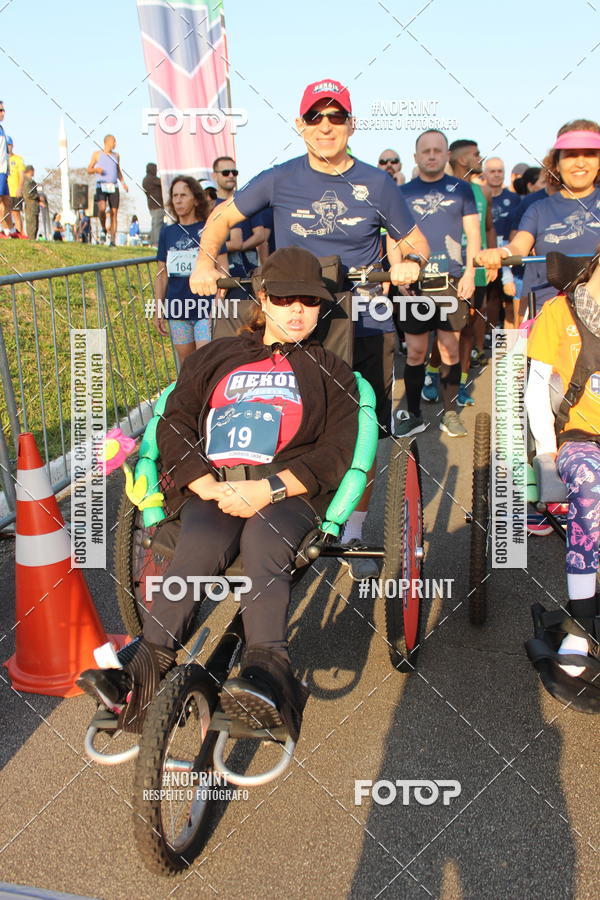 Achetez vos photos de l'vnementCORRIDA SANTOS DUMONT DCTA sur Fotop