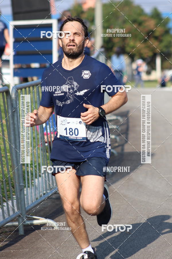 Achetez vos photos de l'vnementCORRIDA SANTOS DUMONT DCTA sur Fotop