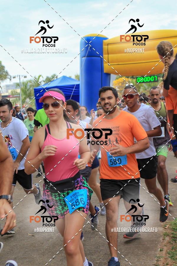 Compra tus fotos del evento8� Corrida da Cidade de Guaxup� En Fotop