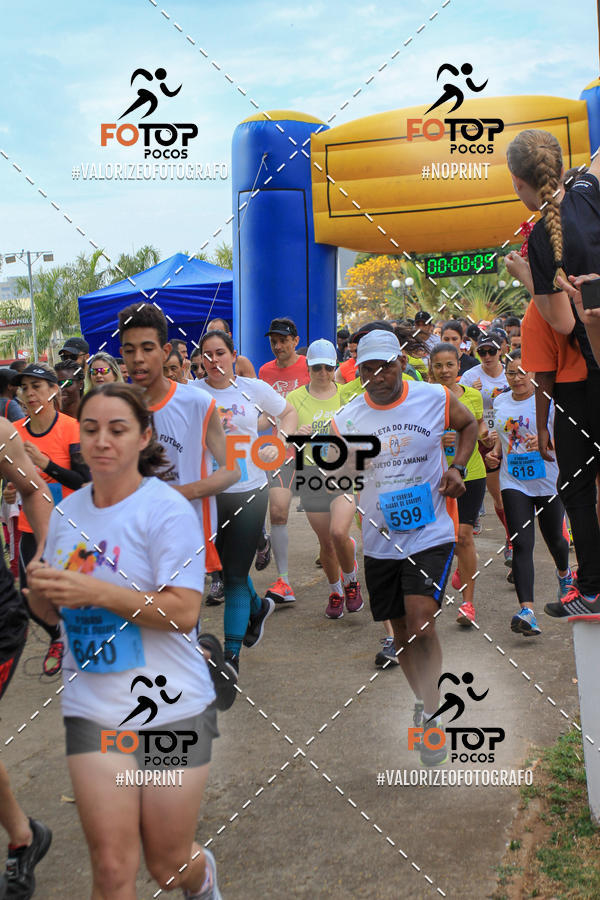 Compra tus fotos del evento8� Corrida da Cidade de Guaxup� En Fotop
