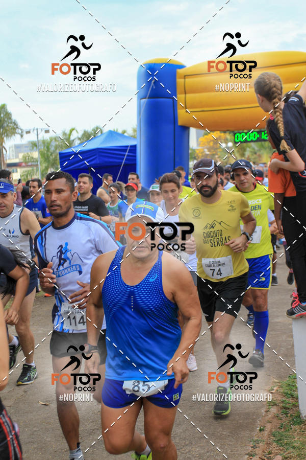 Compra tus fotos del evento8� Corrida da Cidade de Guaxup� En Fotop