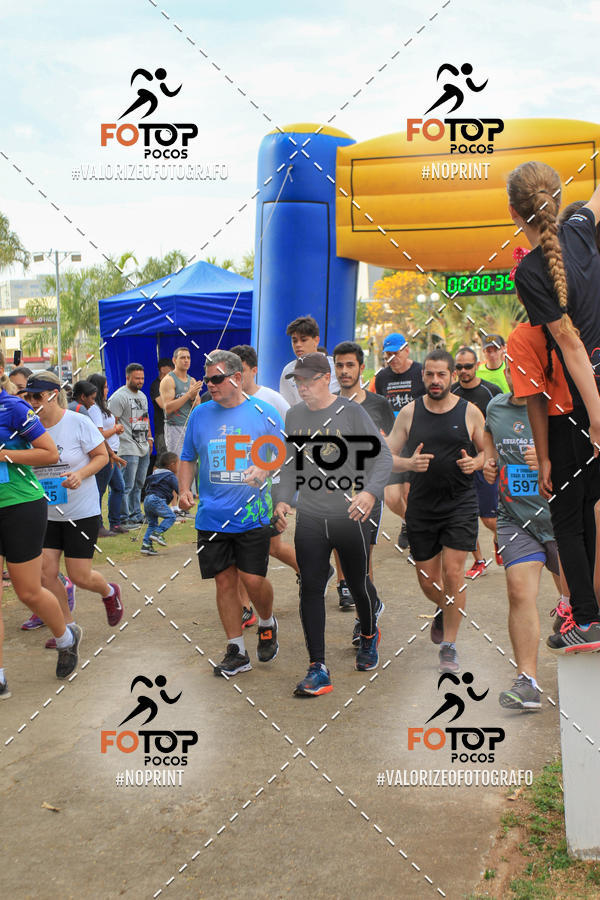 Compre as suas fotos do evento8� Corrida da Cidade de Guaxup� no Fotop