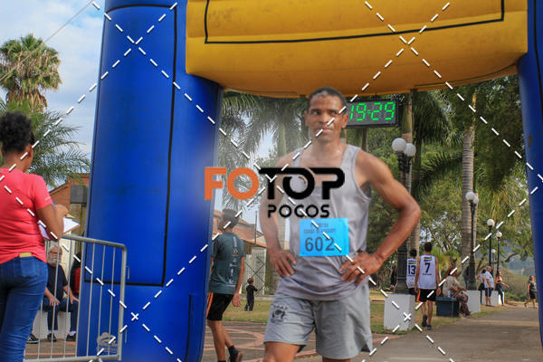 Compra tus fotos del evento8� Corrida da Cidade de Guaxup� En Fotop