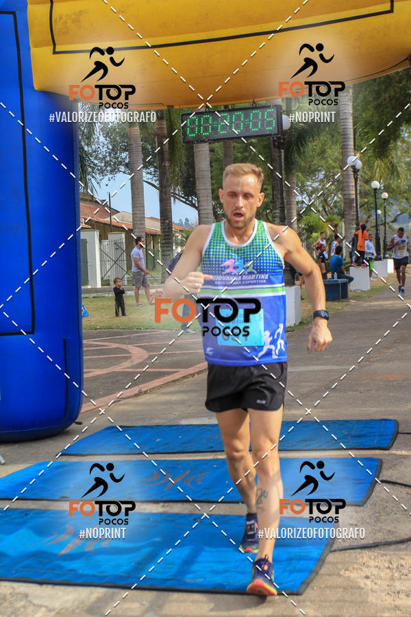 Compra tus fotos del evento8� Corrida da Cidade de Guaxup� En Fotop
