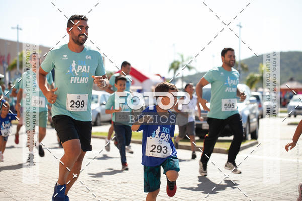 Buy your photos of the eventTAL PAI, TAL FILHO on Fotop