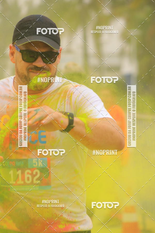 Compra tus fotos del eventoColor Race Brasil - Guaruj En Fotop