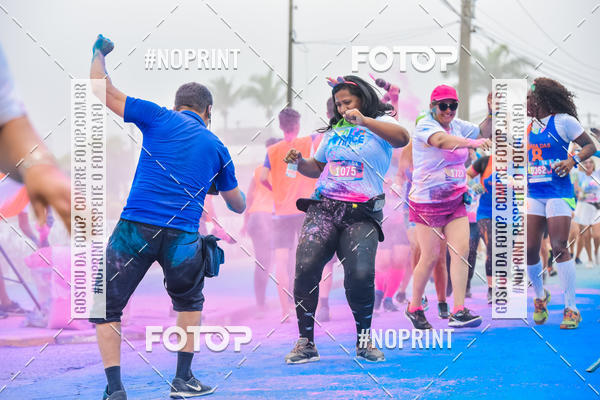 Compra tus fotos del eventoColor Race Brasil - Guaruj En Fotop