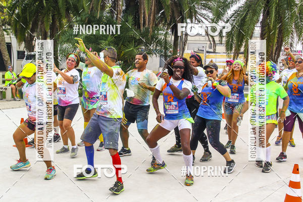 Compra tus fotos del eventoColor Race Brasil - Guaruj En Fotop