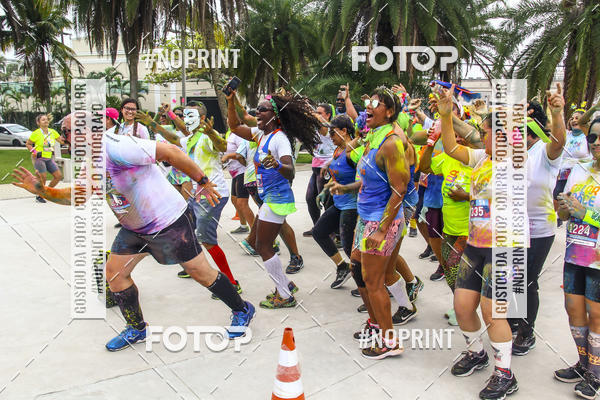 Compra tus fotos del eventoColor Race Brasil - Guaruj En Fotop