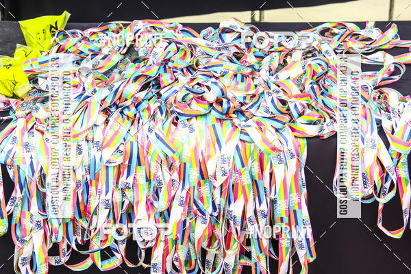 Compra tus fotos del eventoColor Race Brasil - Guaruj En Fotop