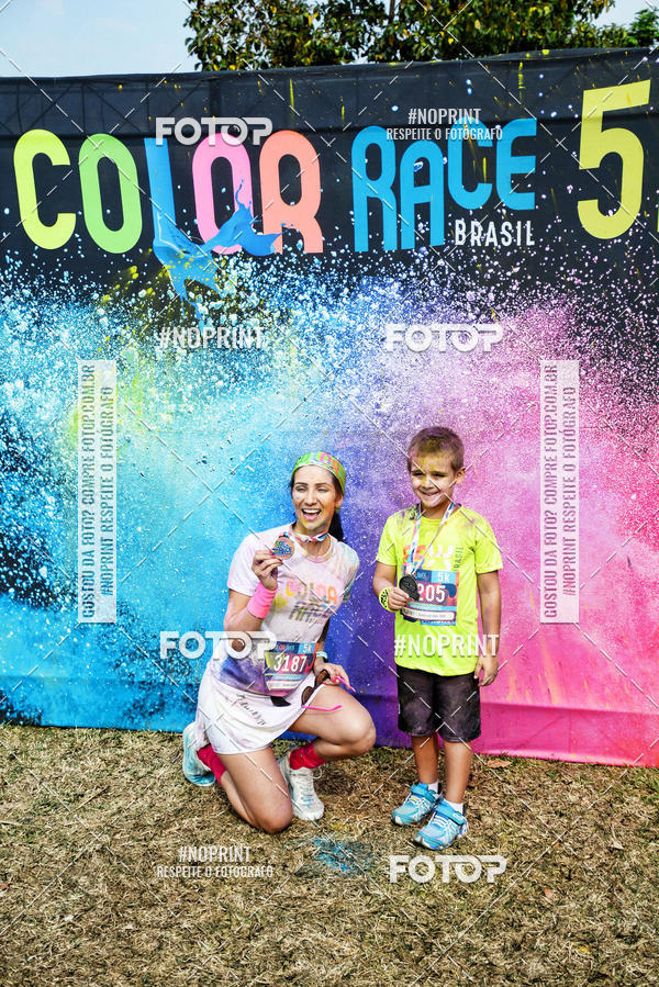 Buy your photos of the eventColor Race Brasil - S�o Carlos on Fotop