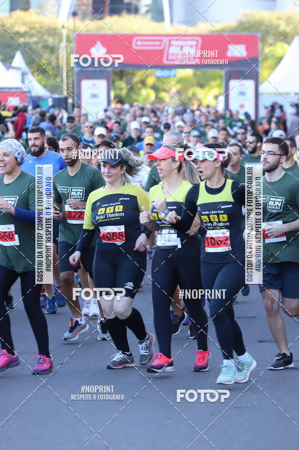 Buy your photos of the eventSANTANDER TRACK&FIELD RUN SERIES - Iguatemi Porto Alegre on Fotop
