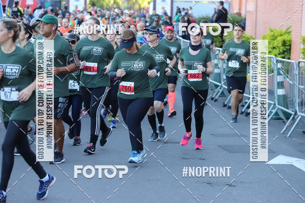 Buy your photos of the eventSANTANDER TRACK&FIELD RUN SERIES - Iguatemi Porto Alegre on Fotop
