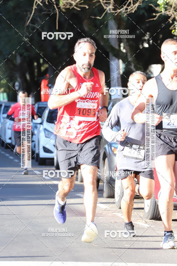 Buy your photos of the eventSANTANDER TRACK&FIELD RUN SERIES - Iguatemi Porto Alegre on Fotop