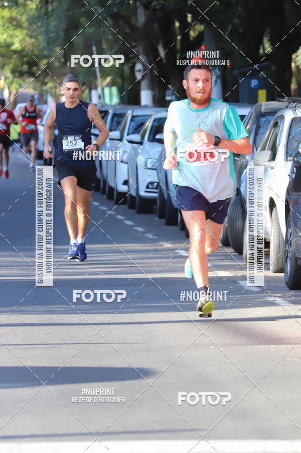 Buy your photos of the eventSANTANDER TRACK&FIELD RUN SERIES - Iguatemi Porto Alegre on Fotop