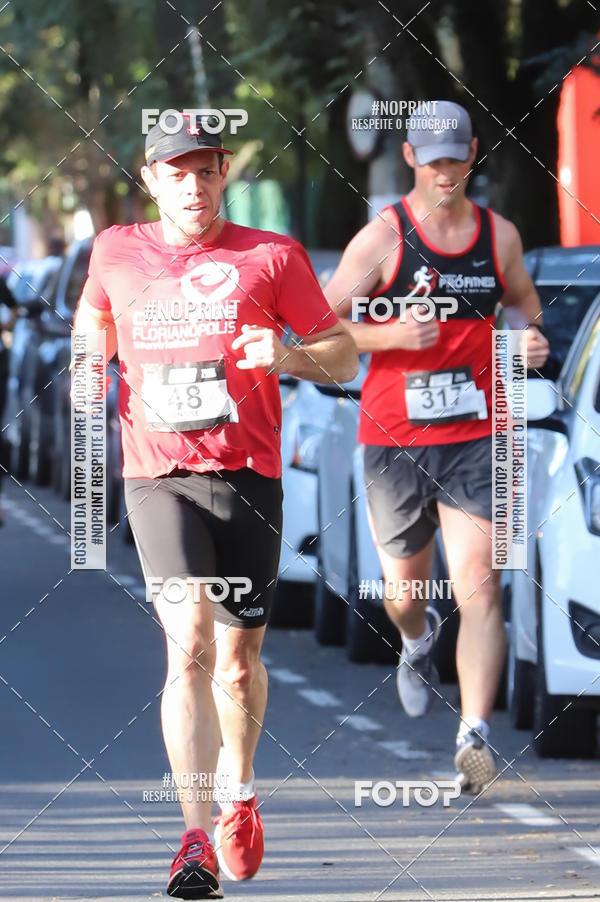 Buy your photos of the eventSANTANDER TRACK&FIELD RUN SERIES - Iguatemi Porto Alegre on Fotop