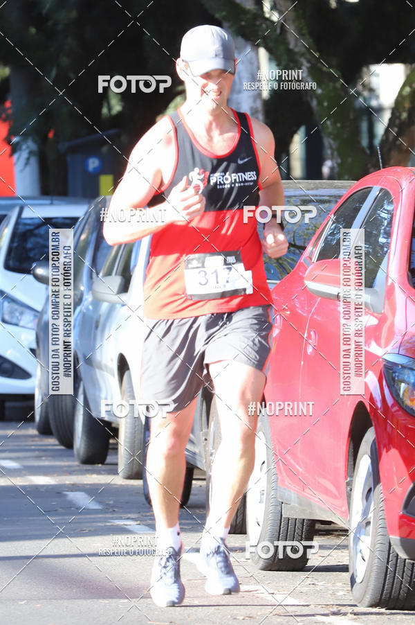 Buy your photos of the eventSANTANDER TRACK&FIELD RUN SERIES - Iguatemi Porto Alegre on Fotop