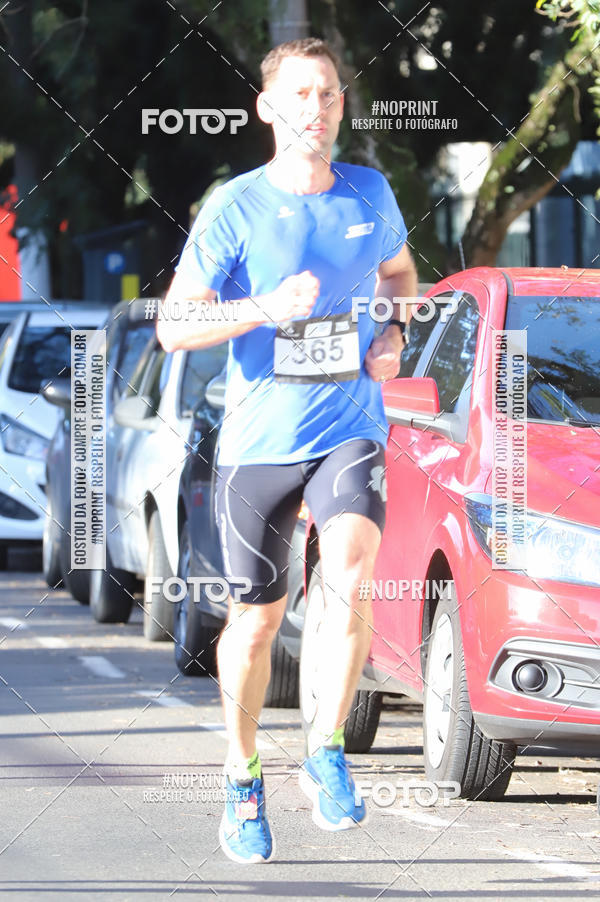 Buy your photos of the eventSANTANDER TRACK&FIELD RUN SERIES - Iguatemi Porto Alegre on Fotop