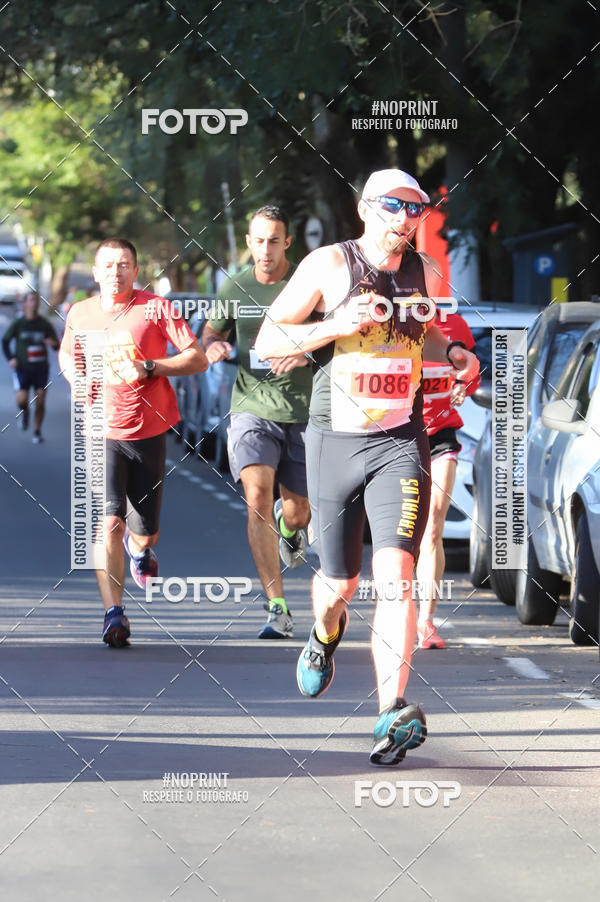 Buy your photos of the eventSANTANDER TRACK&FIELD RUN SERIES - Iguatemi Porto Alegre on Fotop