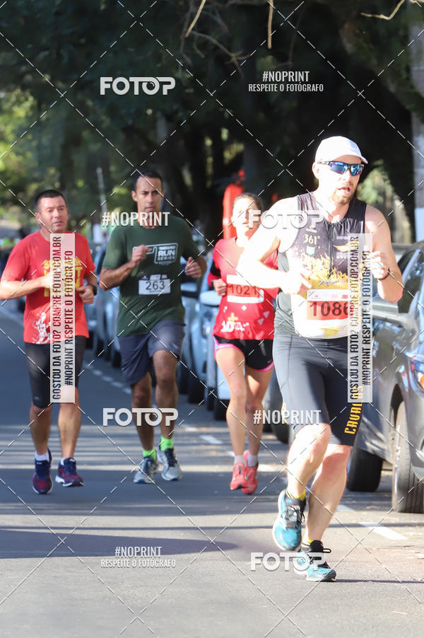 Buy your photos of the eventSANTANDER TRACK&FIELD RUN SERIES - Iguatemi Porto Alegre on Fotop