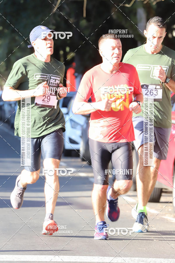 Buy your photos of the eventSANTANDER TRACK&FIELD RUN SERIES - Iguatemi Porto Alegre on Fotop