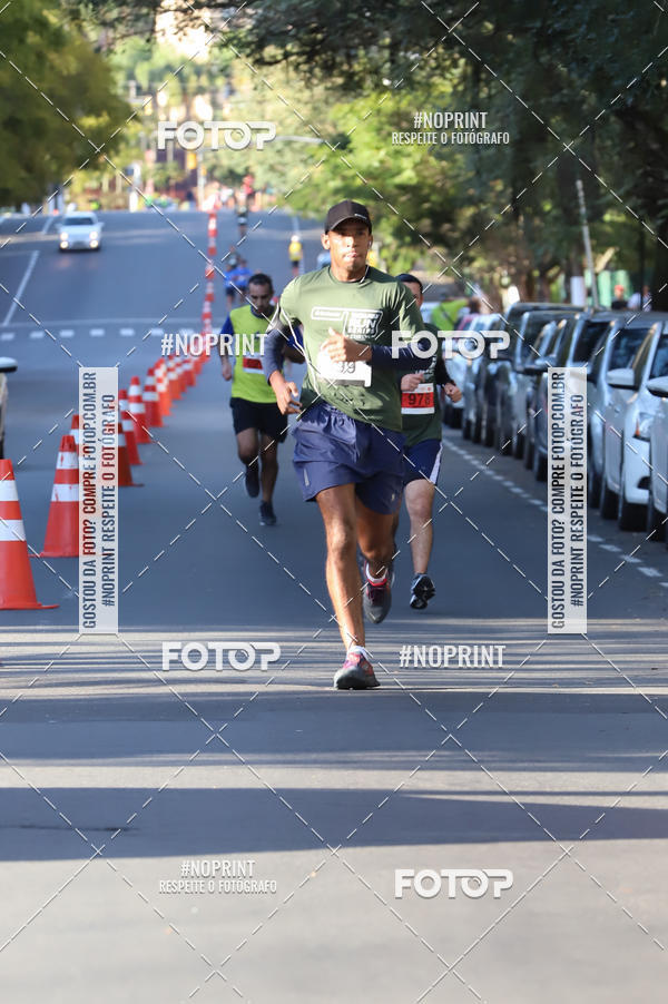Buy your photos of the eventSANTANDER TRACK&FIELD RUN SERIES - Iguatemi Porto Alegre on Fotop