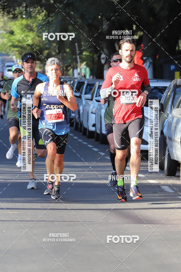 Buy your photos of the eventSANTANDER TRACK&FIELD RUN SERIES - Iguatemi Porto Alegre on Fotop