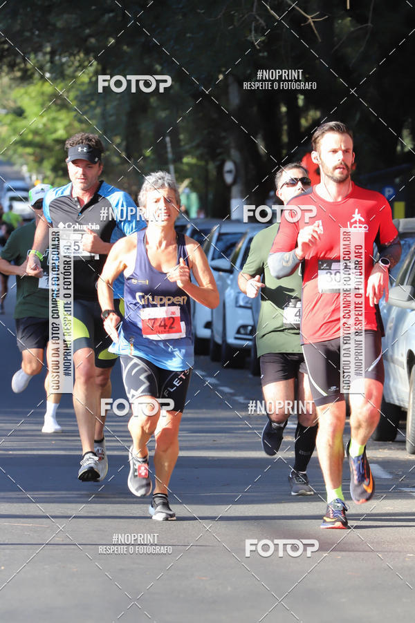 Buy your photos of the eventSANTANDER TRACK&FIELD RUN SERIES - Iguatemi Porto Alegre on Fotop