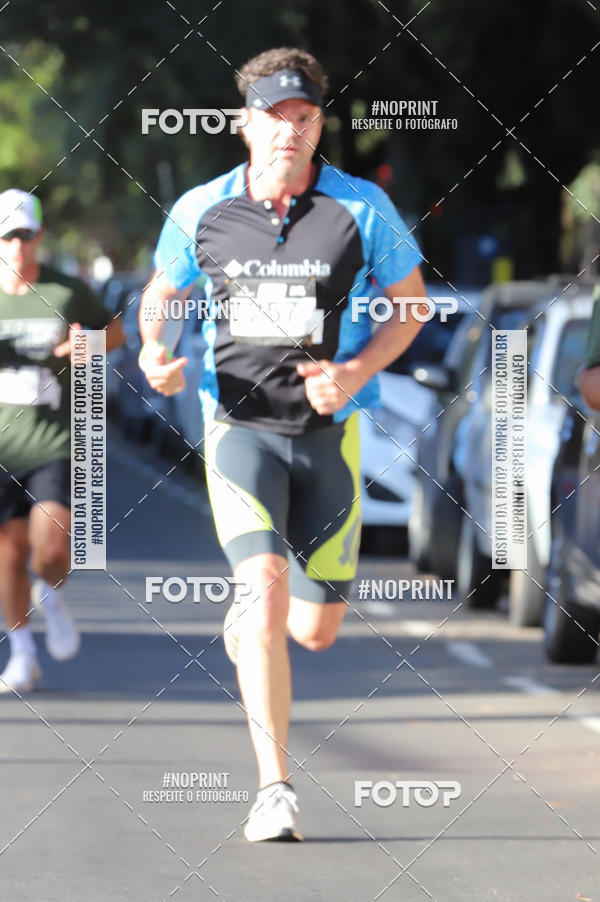 Buy your photos of the eventSANTANDER TRACK&FIELD RUN SERIES - Iguatemi Porto Alegre on Fotop