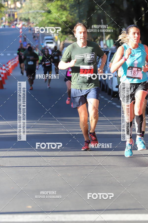 Buy your photos of the eventSANTANDER TRACK&FIELD RUN SERIES - Iguatemi Porto Alegre on Fotop