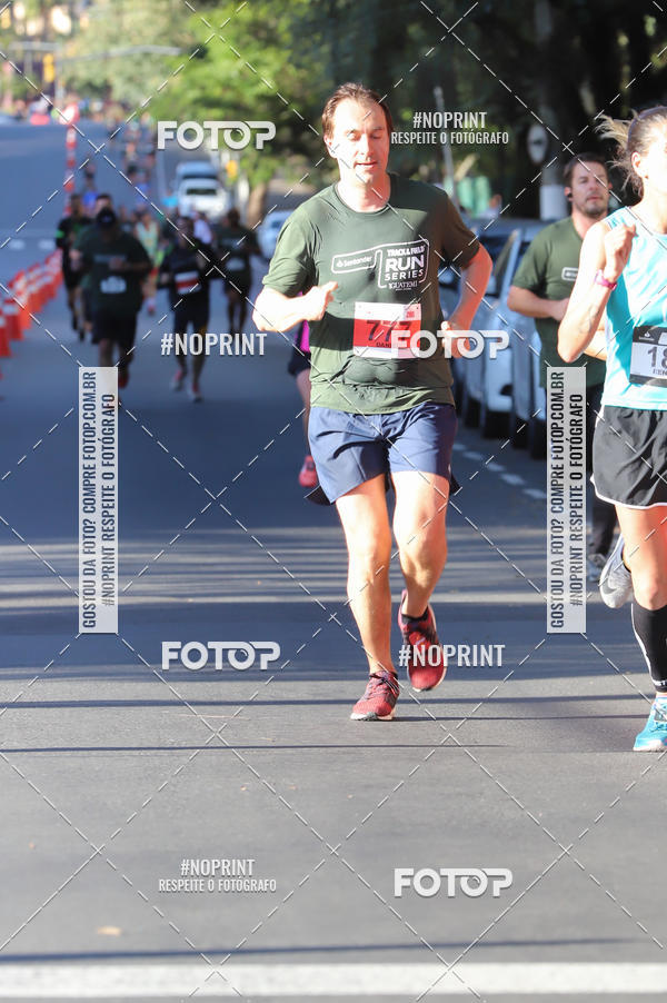 Buy your photos of the eventSANTANDER TRACK&FIELD RUN SERIES - Iguatemi Porto Alegre on Fotop
