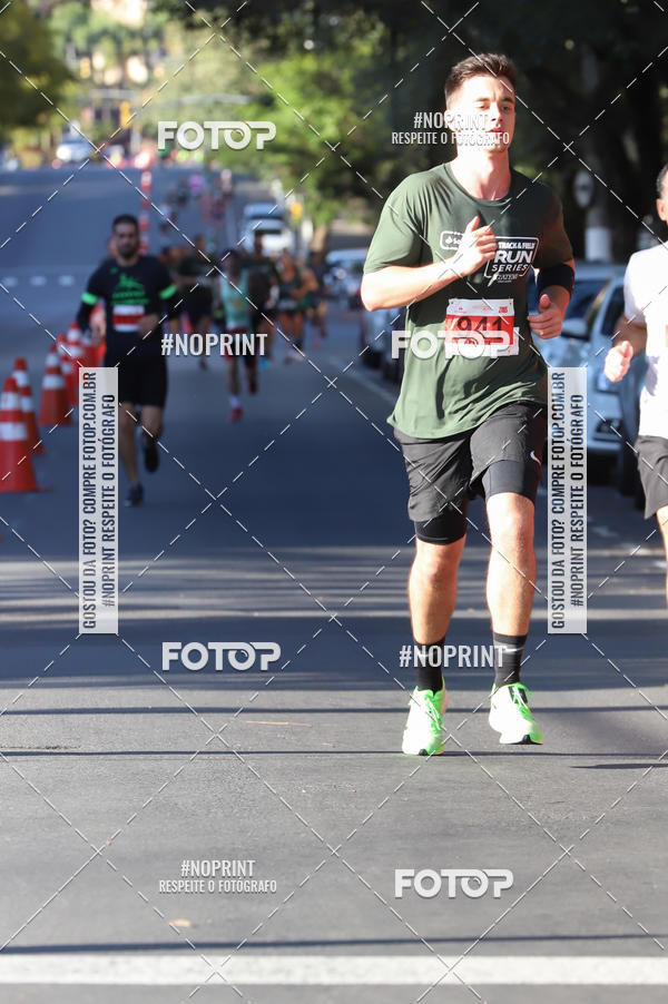 Buy your photos of the eventSANTANDER TRACK&FIELD RUN SERIES - Iguatemi Porto Alegre on Fotop