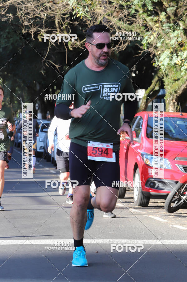Buy your photos of the eventSANTANDER TRACK&FIELD RUN SERIES - Iguatemi Porto Alegre on Fotop