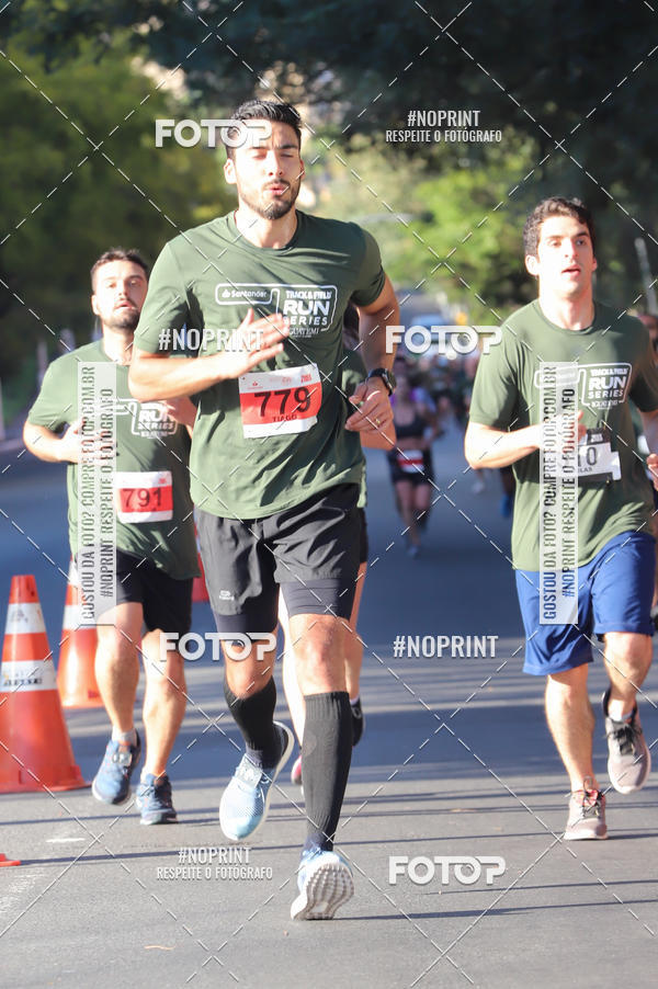 Buy your photos of the eventSANTANDER TRACK&FIELD RUN SERIES - Iguatemi Porto Alegre on Fotop