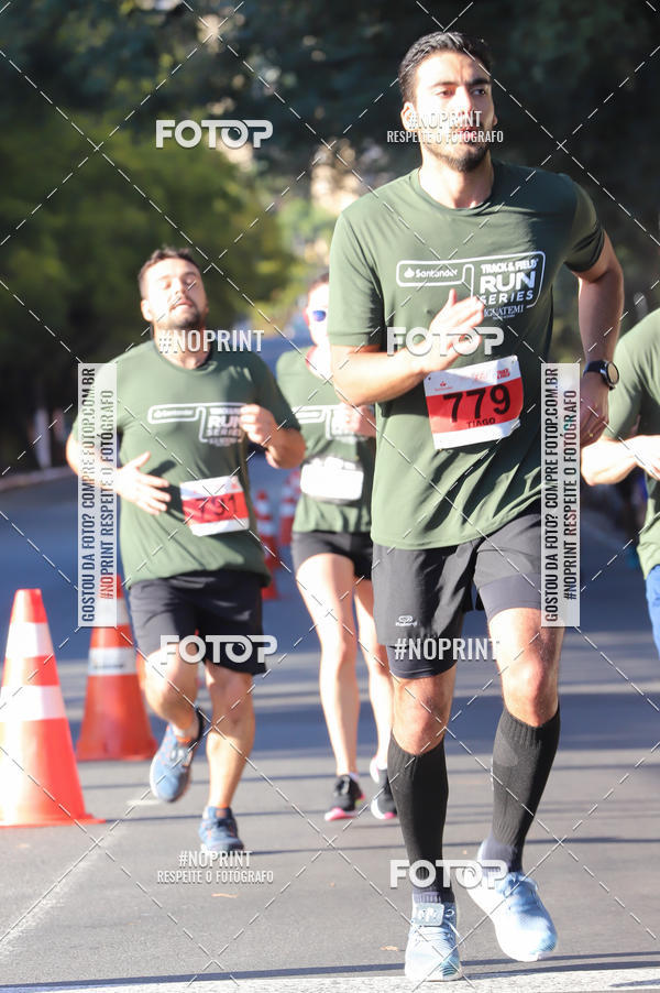 Buy your photos of the eventSANTANDER TRACK&FIELD RUN SERIES - Iguatemi Porto Alegre on Fotop